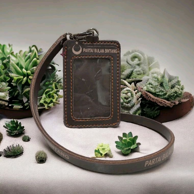 

Tempat id card kulit partai bulan bintang lanyard id card holder