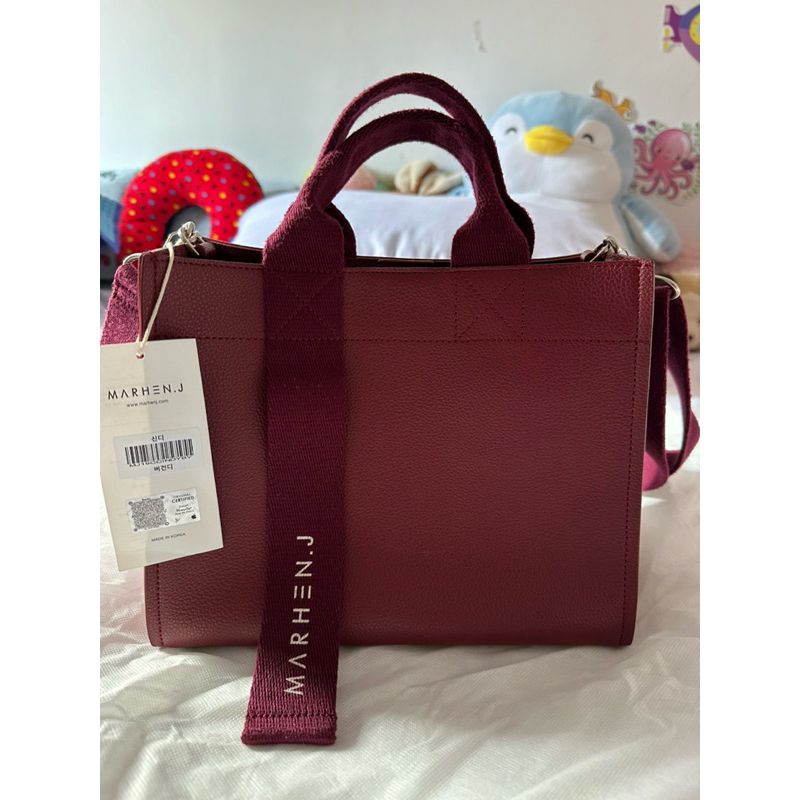 Marhen J Cindy Maroon