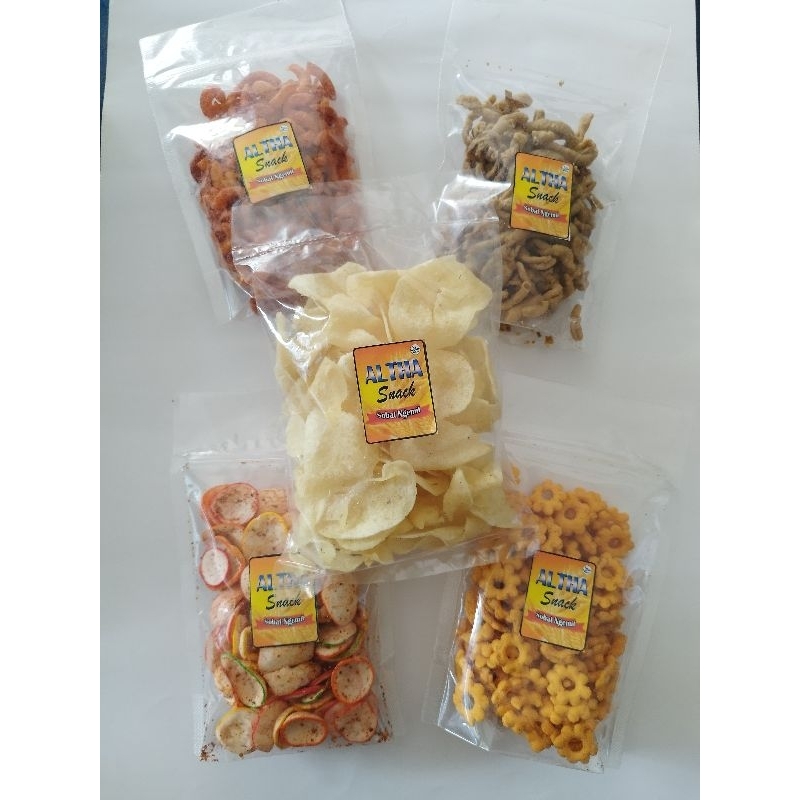 

MAKARONI PEDAS/KERIPIK GETHUK/KERUPUK SEBLAK PEDAS/SAKURA/KERIPIK USUS ALTHA/100gr