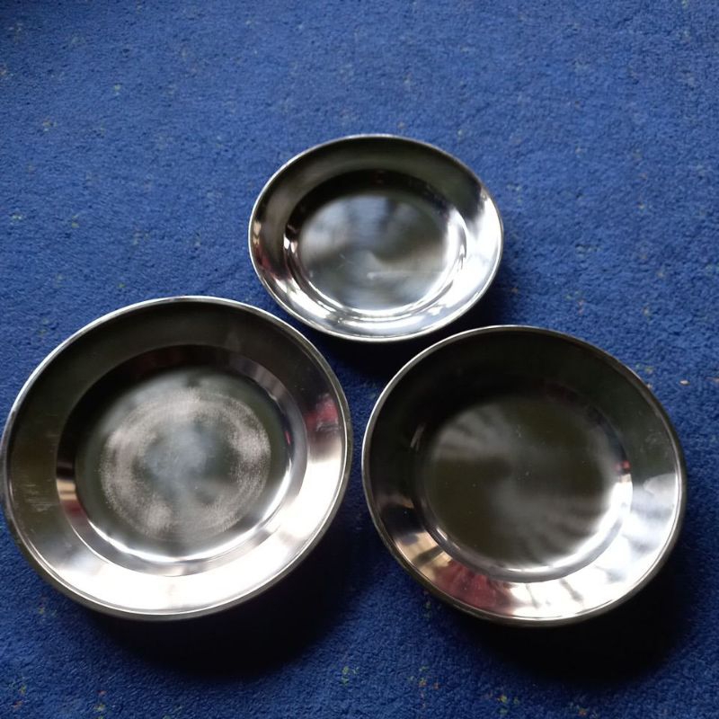 Piring makan stenlis