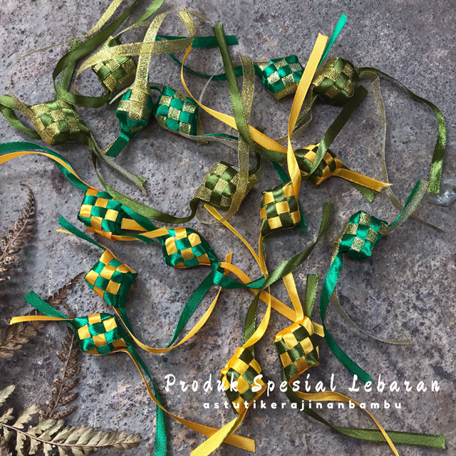 

Ketupat Mini Hiasan Lebaran isi dakron/Ketupat Hias/Pita Ketupat/ ketupat hampers lebaran 3-4cm pita ketupat