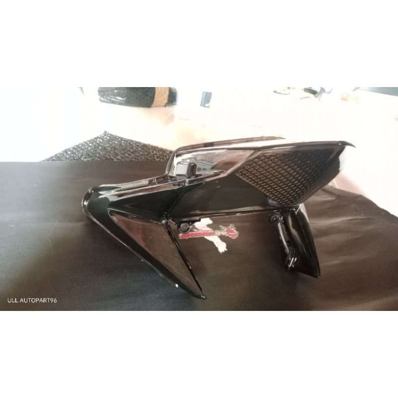 Mika Lampu Stopan Belakang Vario 125 Injeksi Old lama smoke stoplamp Belakang Vario 125 Injeksi Old 