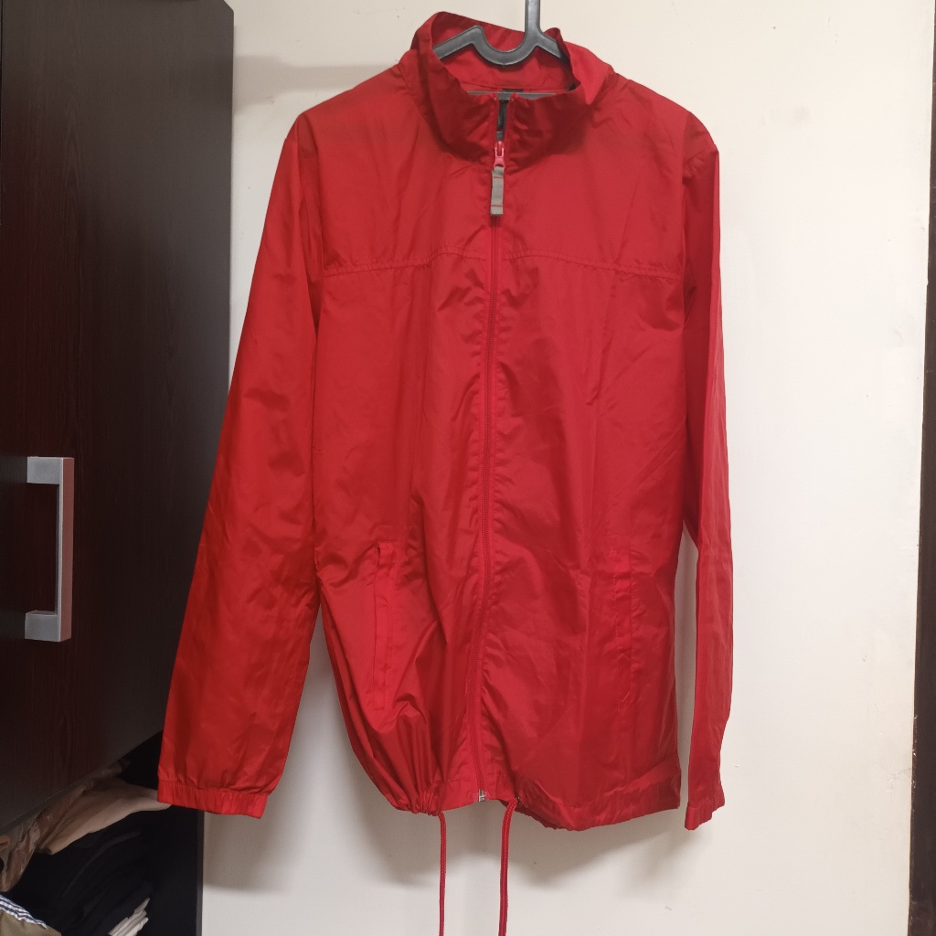 JAKET PARASUT MERAH WANITA
