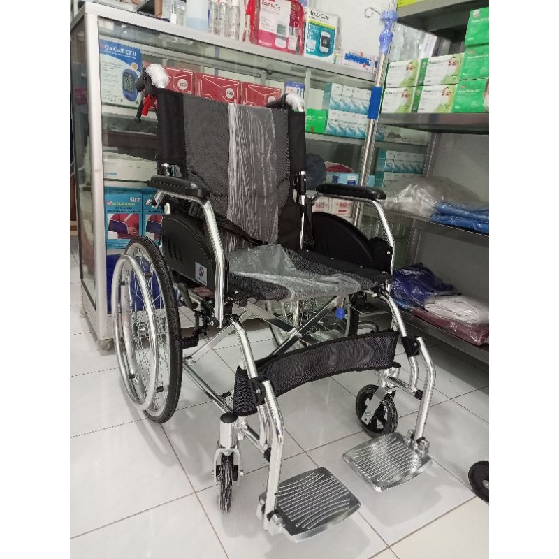 Kursi Roda Traveling Alumunium Merek SELLACO 908 LAJ Bisa Dilipat Kecil