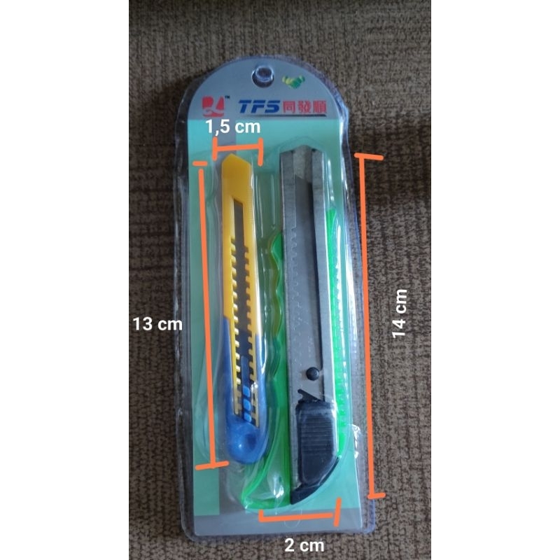 

Cutter 1 set isi 2 besar dan kecil
