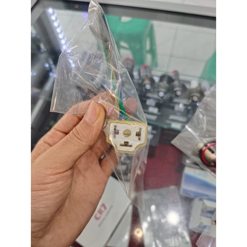 Soket lampu utama motor H4