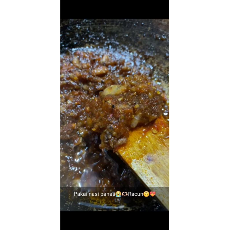 

Sambal baby cumi rasa favorit keluarga HS. - 120 gr (ga manis banget,ga pedes banget,nagih)