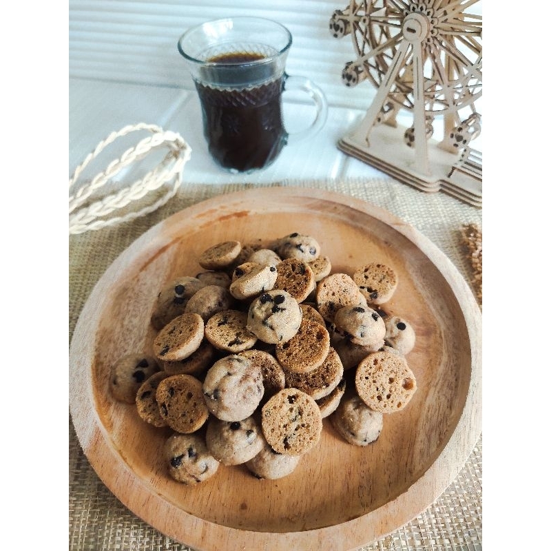 

CRUNCHY CHOCOLATE CHIP COOKIES BITE SIZE RENYAH ENAK KRIUK KUE KERING GARING
