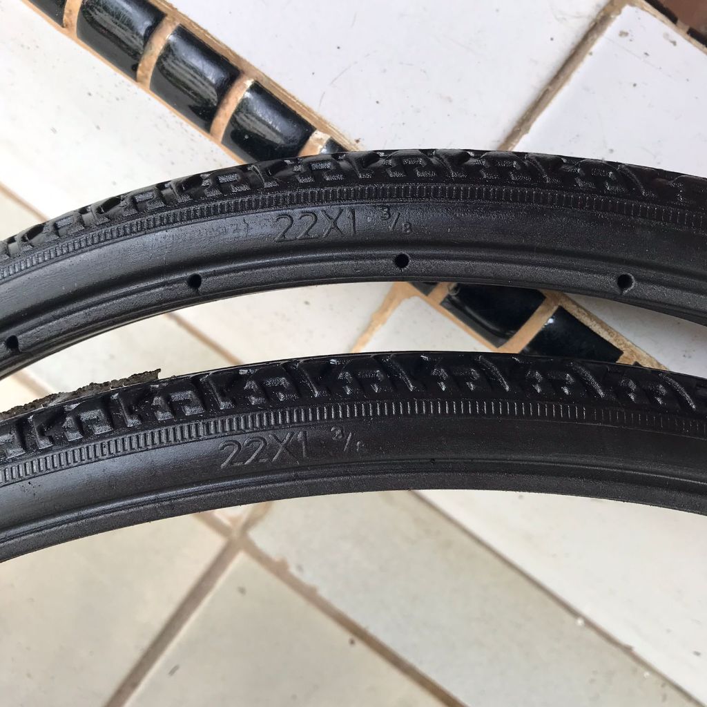 Ban Mati Kursi Roda 22 x 1 3/8 Solid Wheelchair Tyre 51 52CM