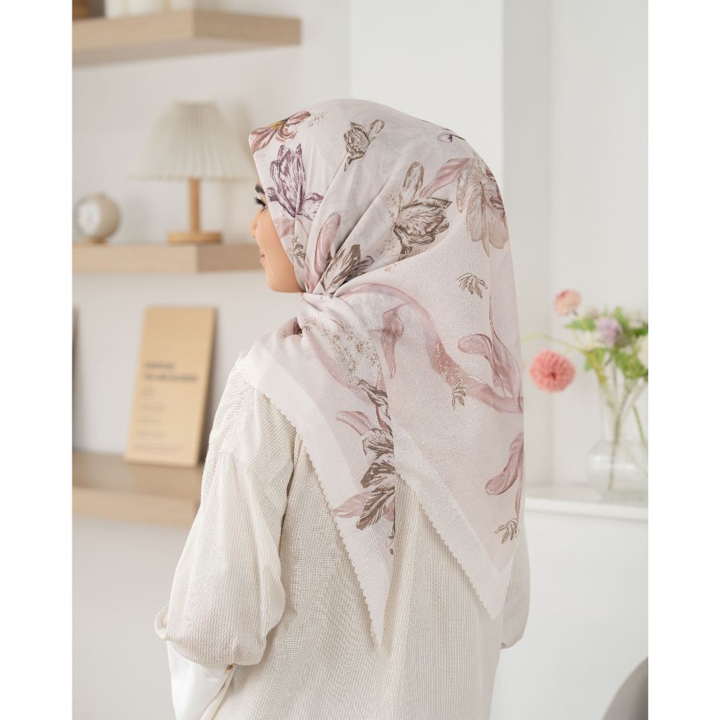 Wearing Klamby - Maison Scarf - Amara Scarf