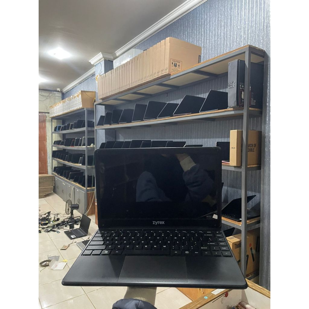 Laptop Zyrex Sky 232 (14Inc) Celeron - N3350 Ram 4/256 SSD + 64Gb BERGARANSI