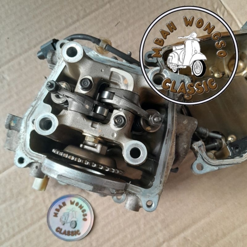 BLOK HEAD NOKEN AS DEKSEL PER KLEP PELATUK MESIN HEAD VARIO 125 LED PNP OLD VARIO 125 ORIGINAL
