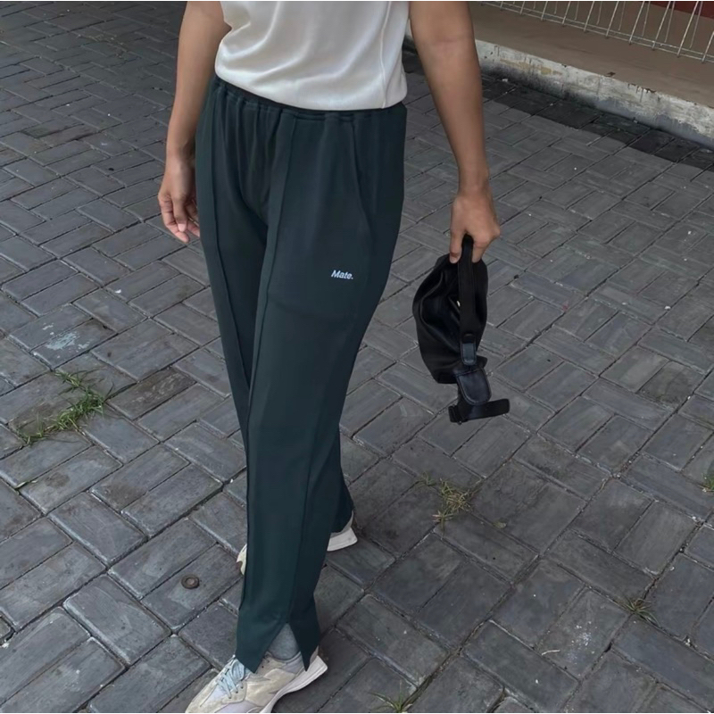 Jieun relax pants by Mate ltd