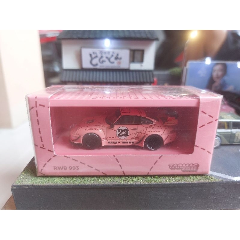 TARMAC WORKS Porsche RWB 993 "Pink Pig" *Segel*