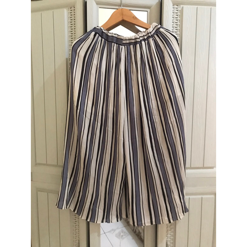 kulot plisket preloved , celana midi , kulot midi , kulot plisket midi