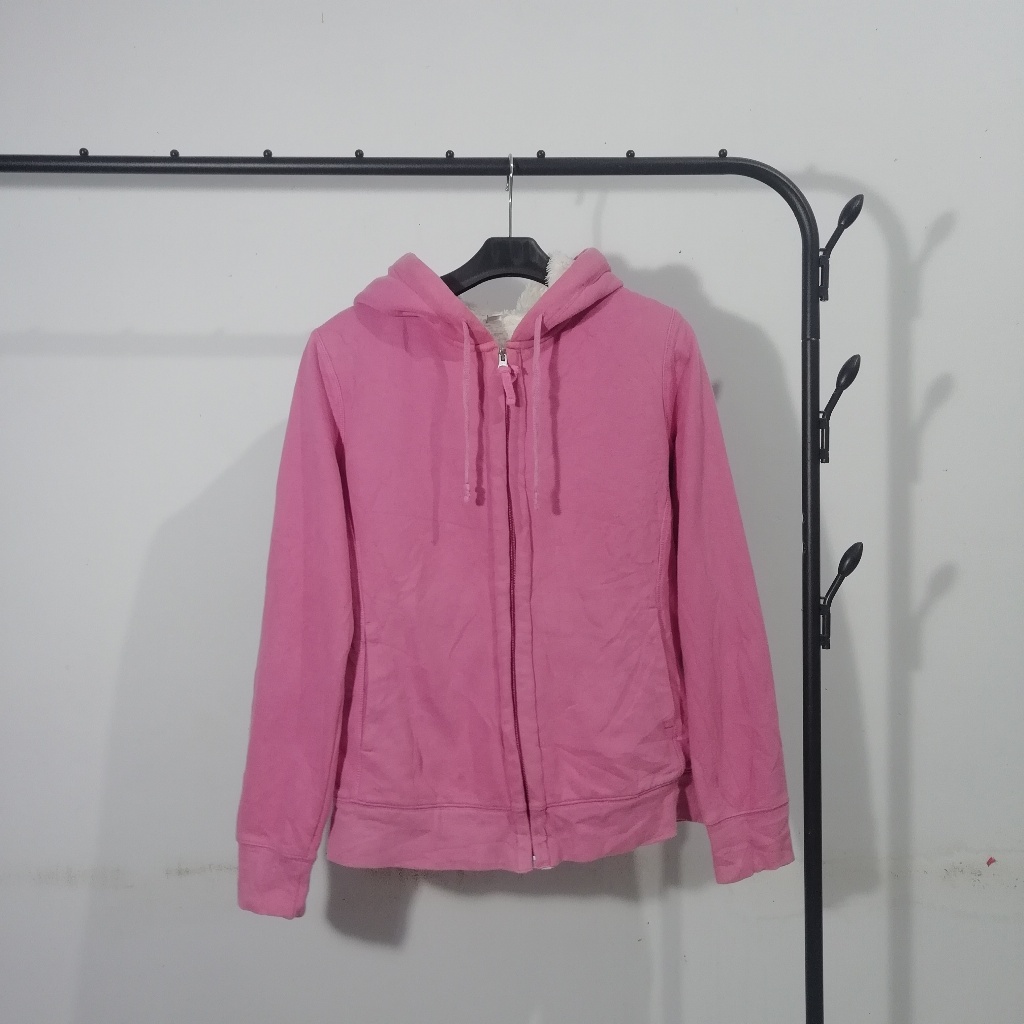 UNIQLO Pink dalam Sherpa Putih | Sweater Hoodie | Second Original