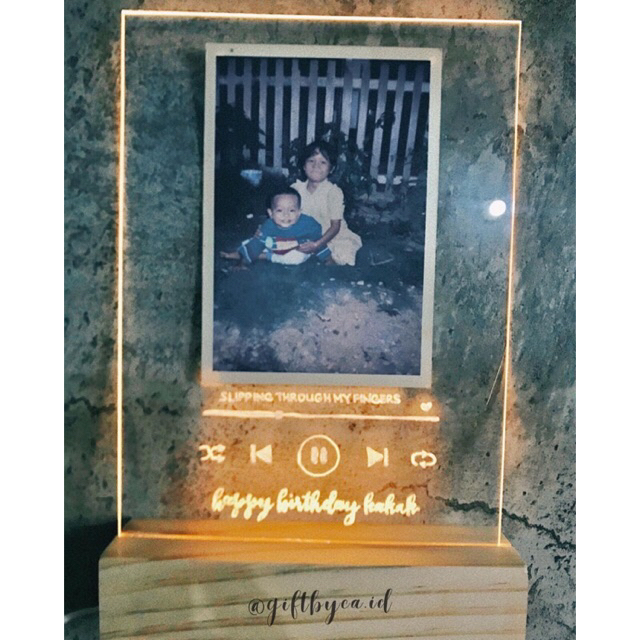 

Gift box acrylic custom