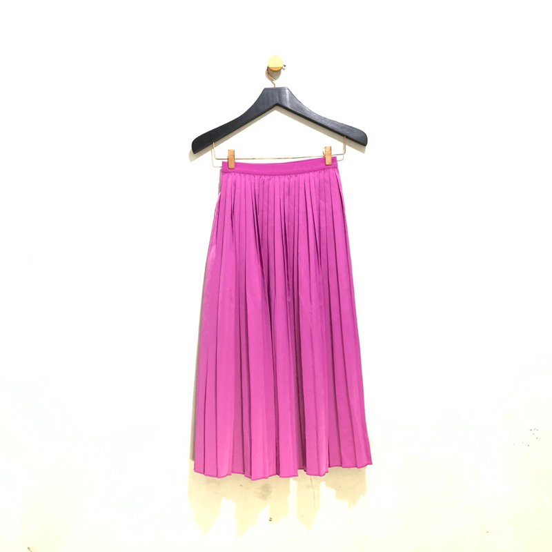 Uniqlo Pleated Skirt