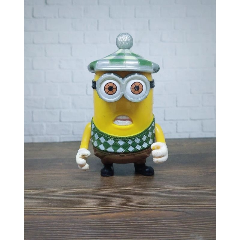 Preloved figure minion rare minion karakter mcd happy meal
