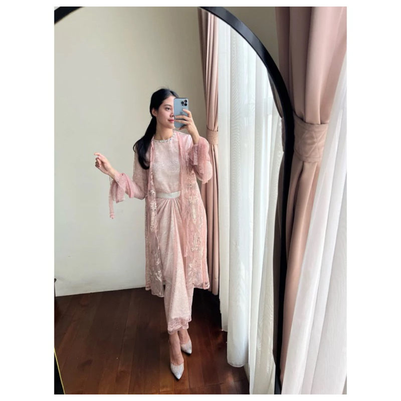 preloved amrthelabel celena set rose white