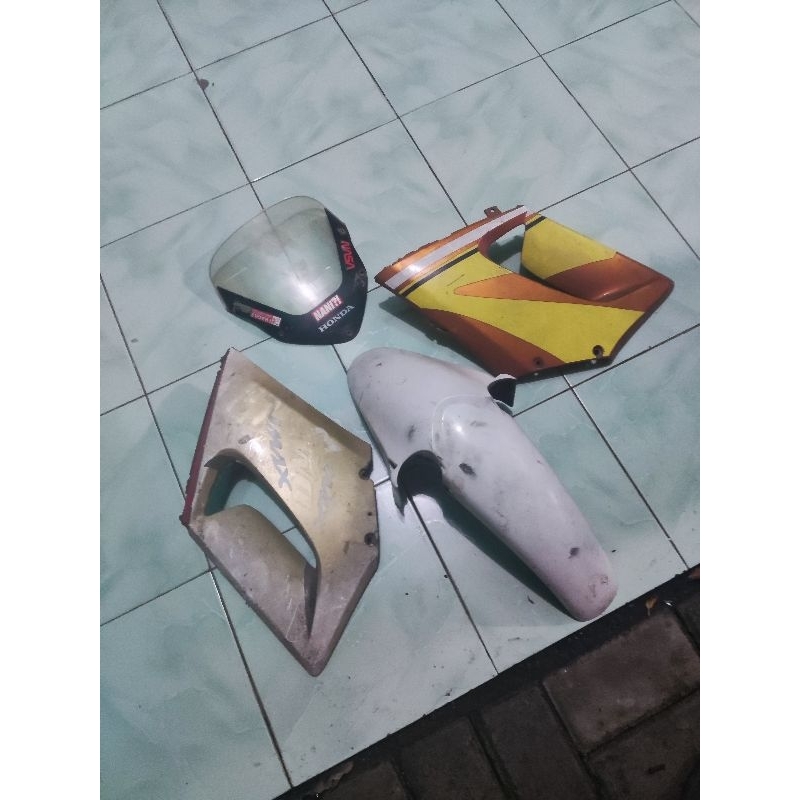 body depan set cbr 150r old pesanan custom