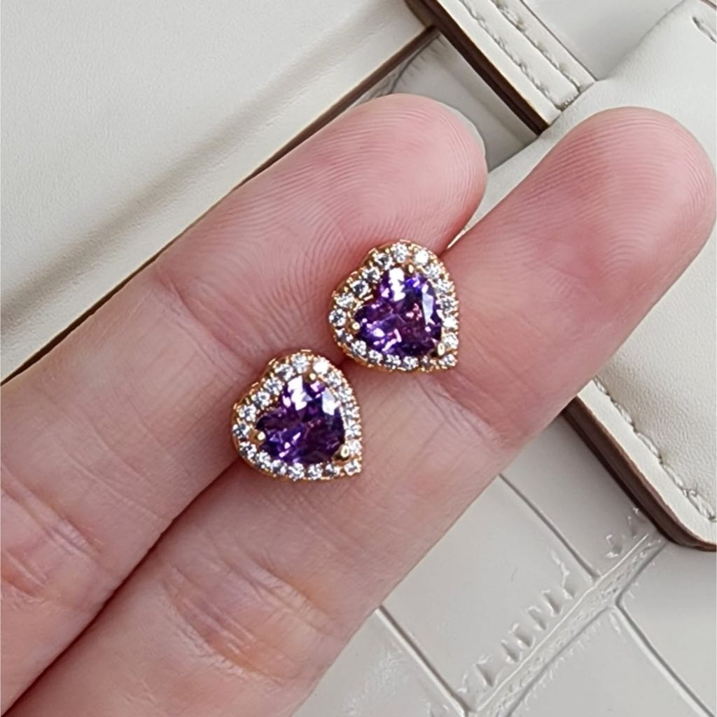 Anting Love Ungu Anting Dewasa Emas Muda 0.5 Gram