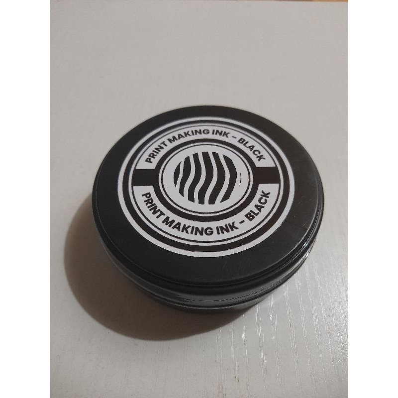 

Tinta Cetak Ink Print/ Tinta Untuk Lino Cut/ Tinta Grafis / Tinta Cemani/ Tinta Prinmaking/ Tinta Cukil Kayu/ Cat Cemani/ Cat Cukil Kayu/ Cat Lino Print/ Cat Grafiis/ Cat Grafika berat 50 gram