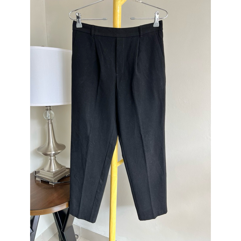 Celana Panjang Hitam GU