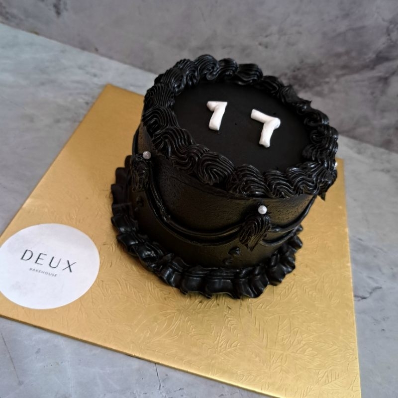 

Korean Lunch Box Cake by Deux (FREE CUSTOM)