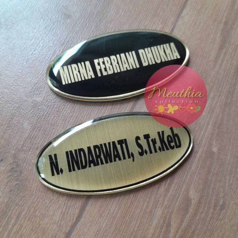 

Papan Nama Nametag Oval Magnet Paniti
