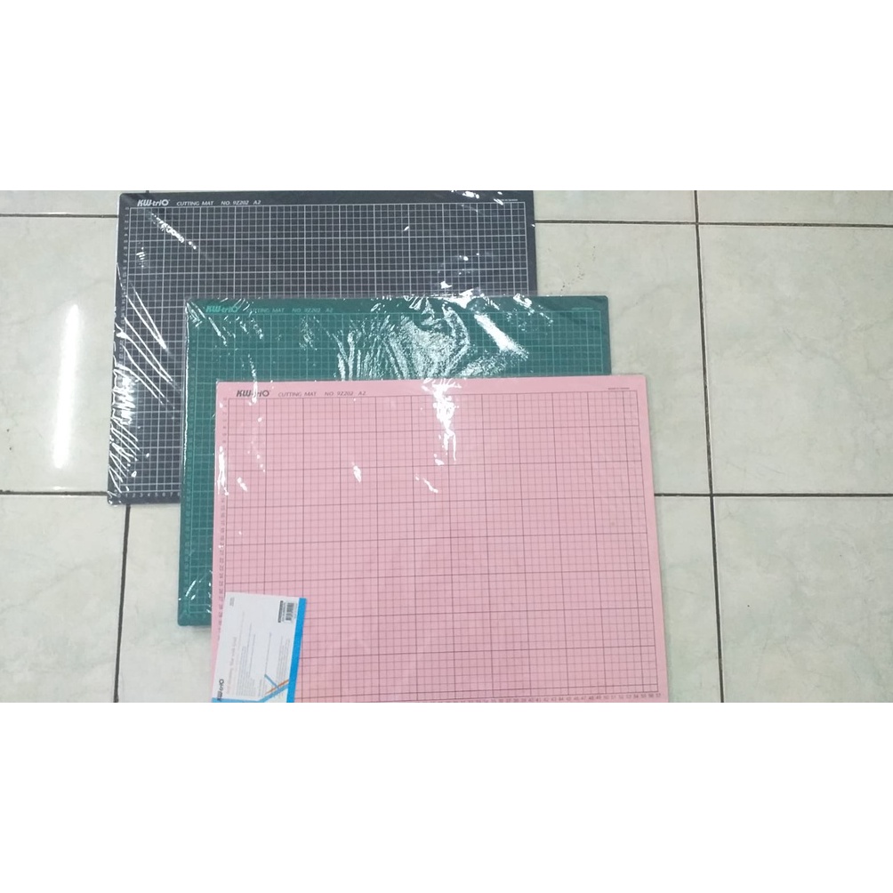 

ART U63J Cutting Mat ukuran A2 made in taiwan KwTrio 9Z22 PINK HITAM HIJAU