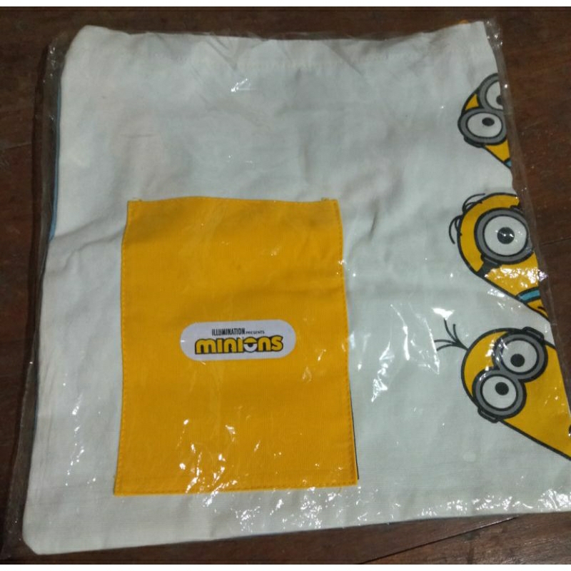 Totebag/Slingbag MINIONS X CHATIME