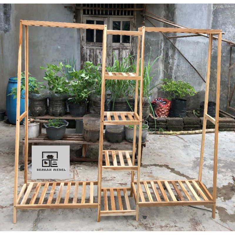 Gantungan baju model almari dengan rak serbaguna