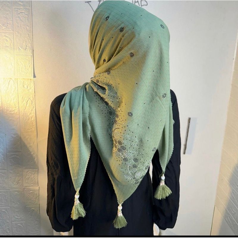 jilbab segi empat potton star  payet pres bunga tasel mewah lasercut payet swarovsky terbaru premium