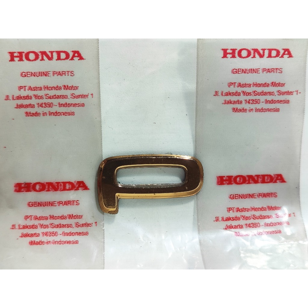 Emblem Scoopy 2021 - 2022 3D satuan ( huruf P ) Gold Original Honda kode part 86836-K2F-N10ZB