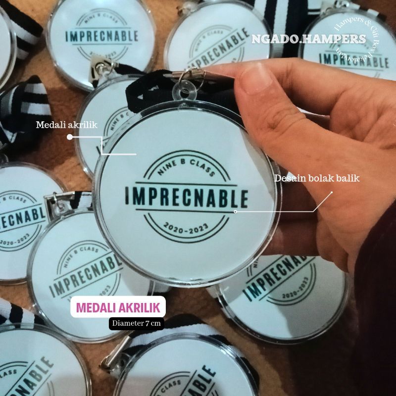 

Medali Custom Nama Akrilik Unik Murah