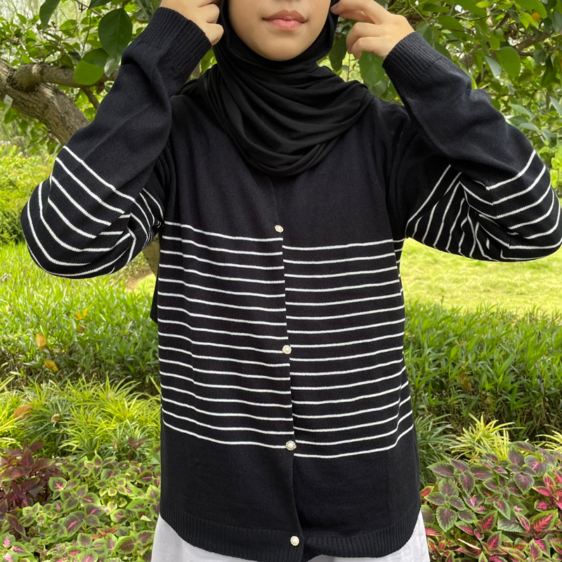 AslahStyle - Rora Black / Atasan Wanita / Knitwear Kancing Cantik