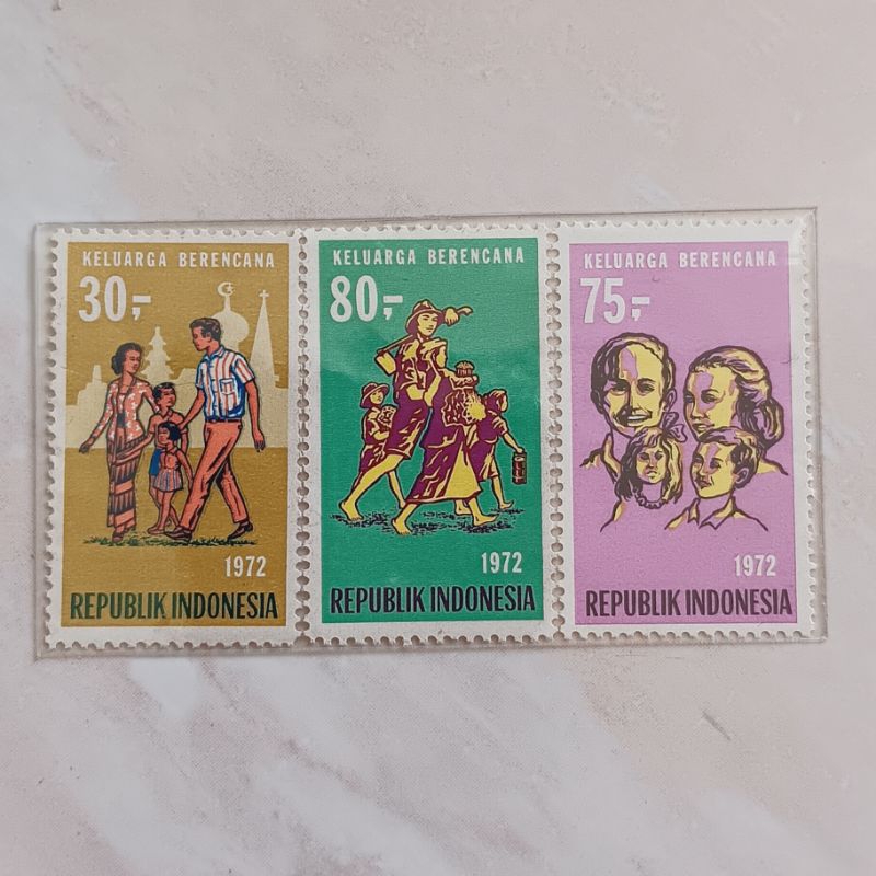 

(AB) Perangko Indonesia 1972 Keluarga Berencana Set Lengkap 3pcs Mint