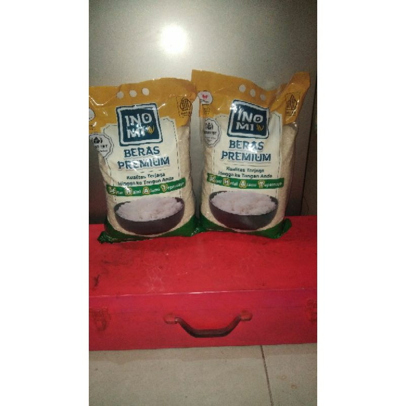 

beras premium naomi