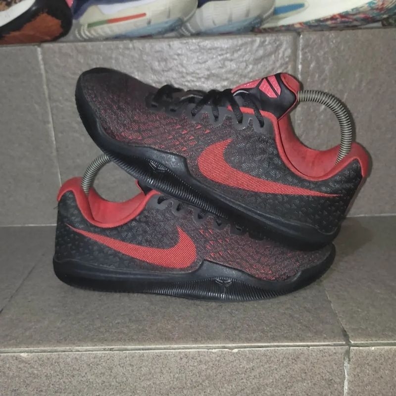Sepatu Basket Nike Kobe Mamba instinct