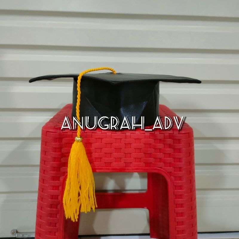 topi wisuda SMP SMA MAHASISWA bahan satin - TALI KUNING