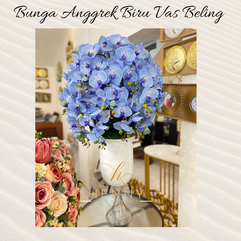 Henny Furniture Bunga Anggrek Biru Vas Beling Besar / Bunga Sudut Ruangan