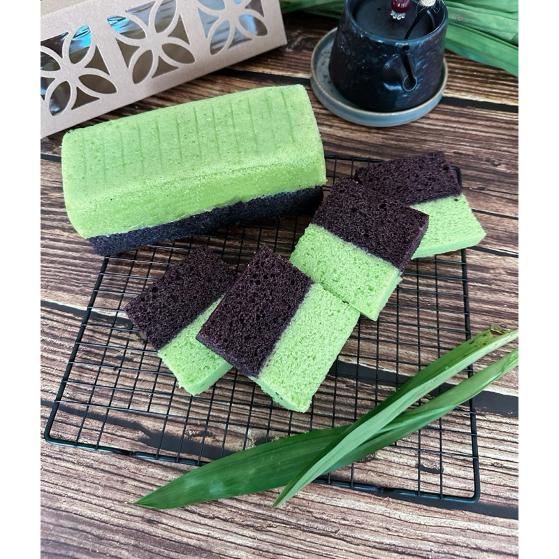 

Bolu Ketan Hitam Pandan (Pakai Wisman)