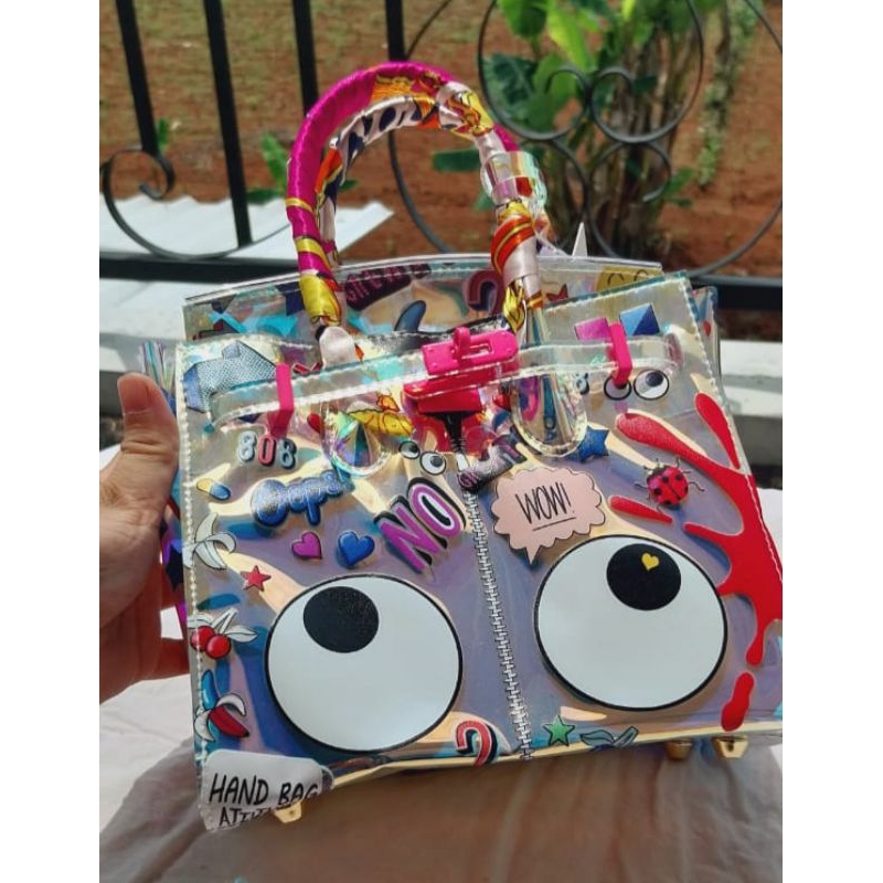 Tote Bag dengan detail eye theme