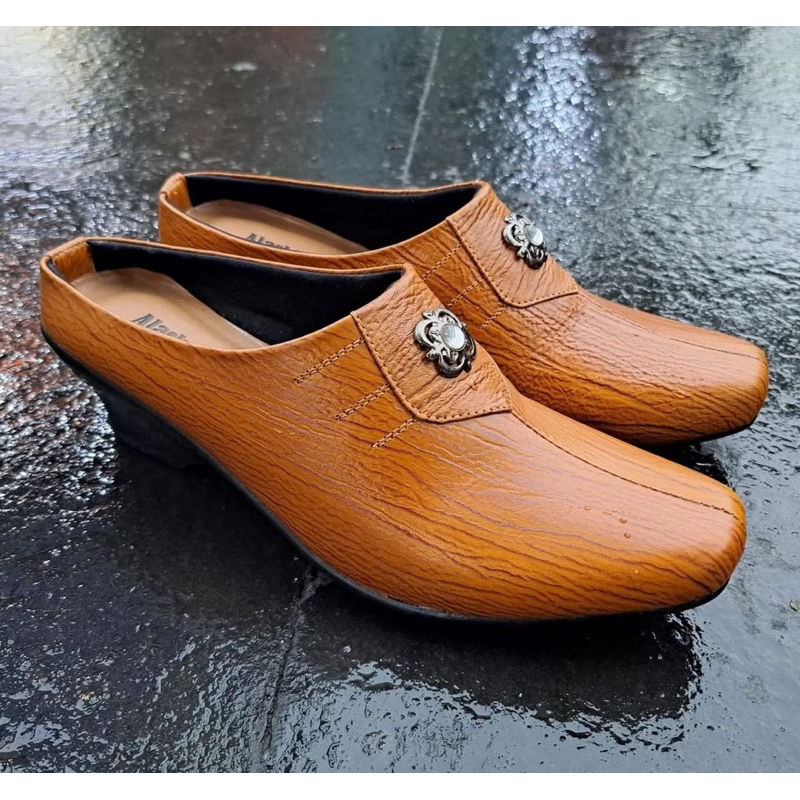 Bustong Selop Wanita Kulit Asli