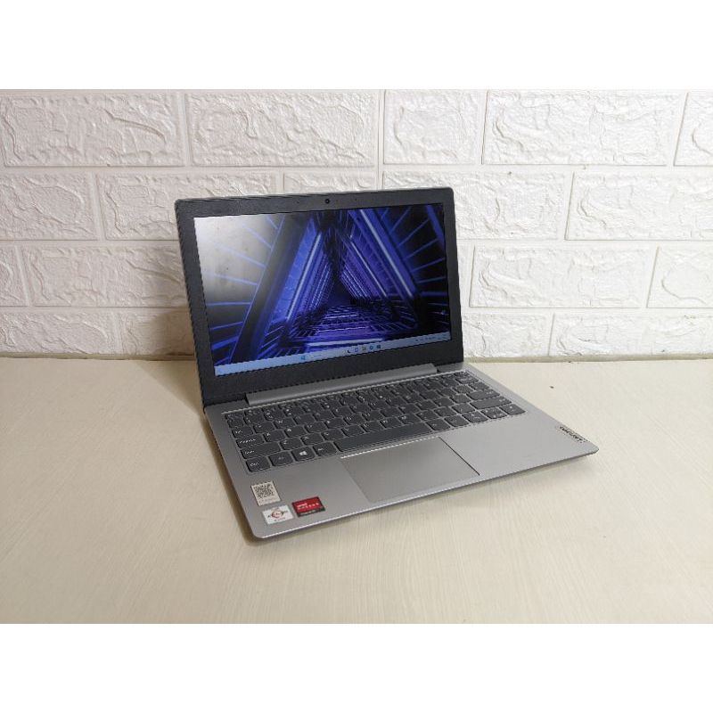 Lenovo Ideapad 1 AMD Athlon Silver SSD 256GB Laptop Second Bekas