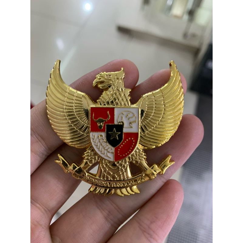 pin garuda cor kuningan 5 cm magnet terbaru