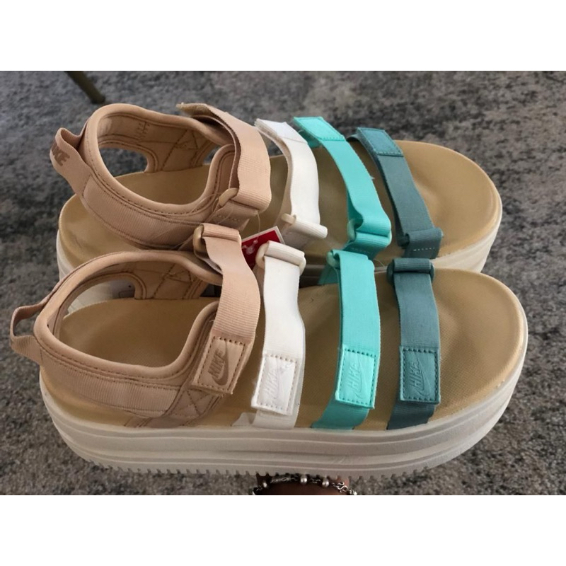 Nike icon classic sandal