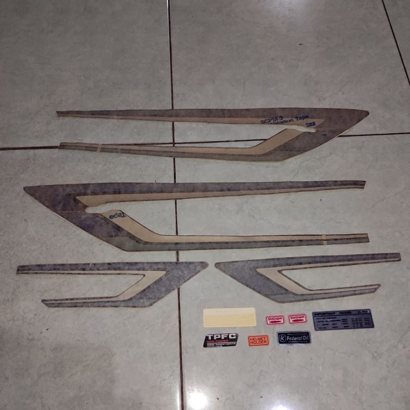 Stiker Stripping striping decal graphic tangki box aki Honda GL100 GL125 GL 100 125 K GLK CDI hitam 