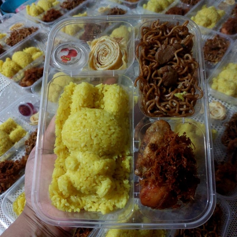 

Nasi Kuning untuk ulang Tahun, hantaran dan acara lainnya